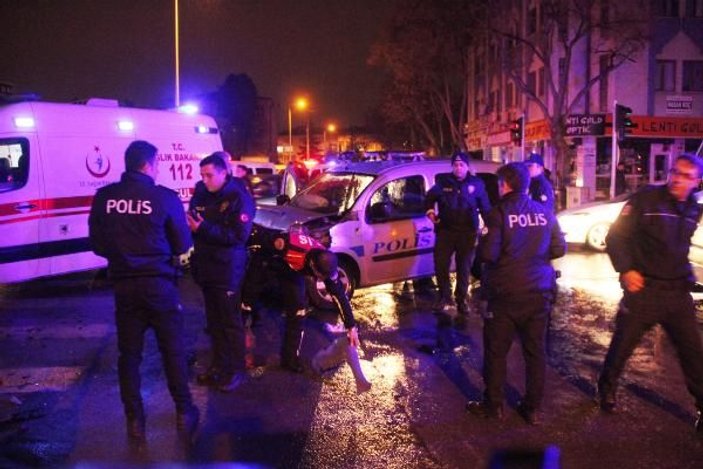 Ambulans ile polis aracı çarpıştı: 5 yaralı