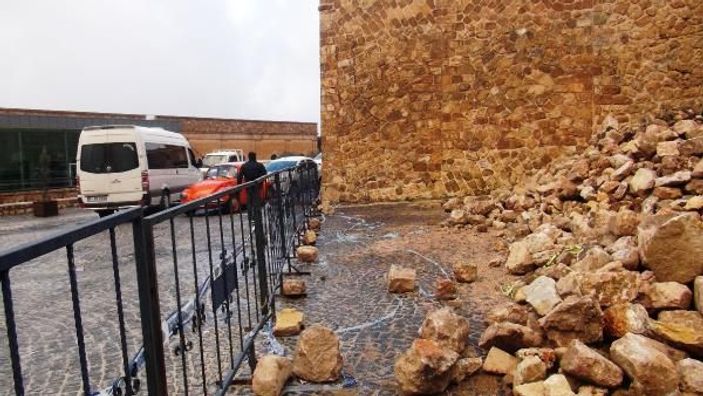 d Hükümet konağının yıkılan duvarından tarih çıktı