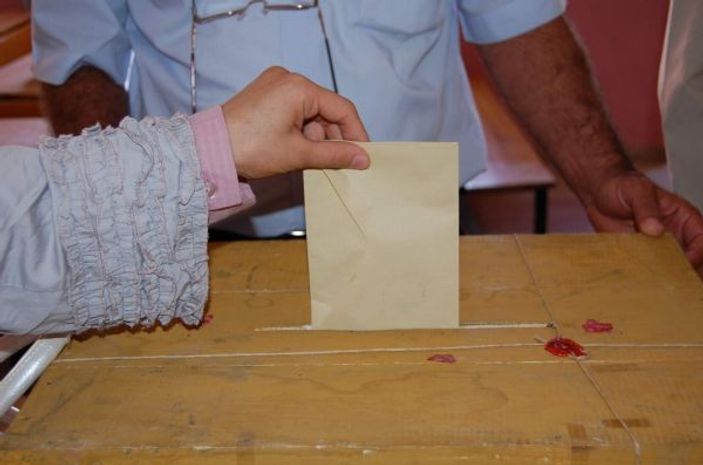 Cezayir’de seçimler ertelendi