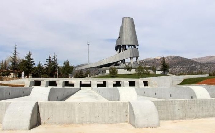 Süleyman Demirel'in anıt mezarında sona yaklaşıldı