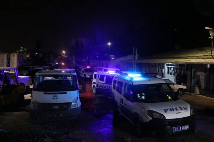 Adana'da ehliyetsiz sürücü polisi peşinden sürükledi