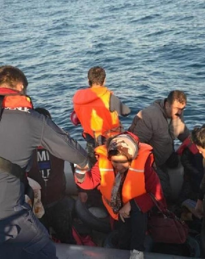 Kuşadası açıklarında 26 kaçak göçmen yakalandı