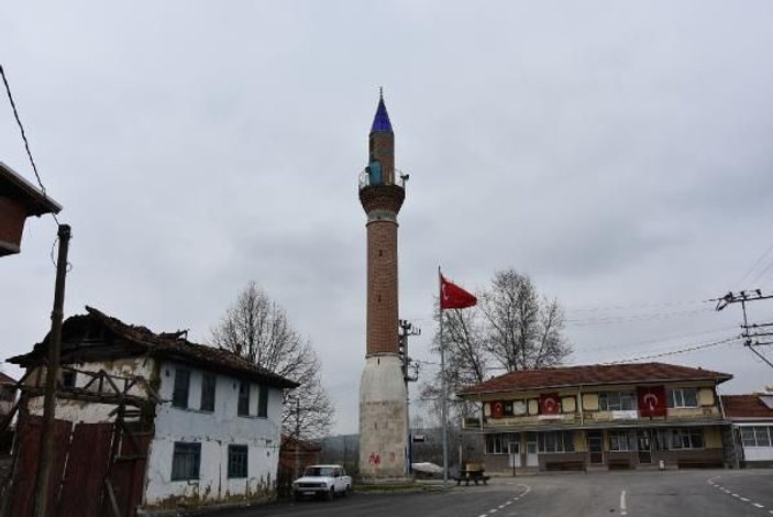 Camisiz minare köyü meşhur etti