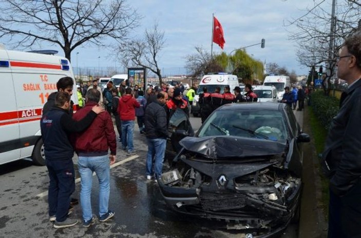 Trabzon’da iki araç birbirine girdi: 3 yaralı
