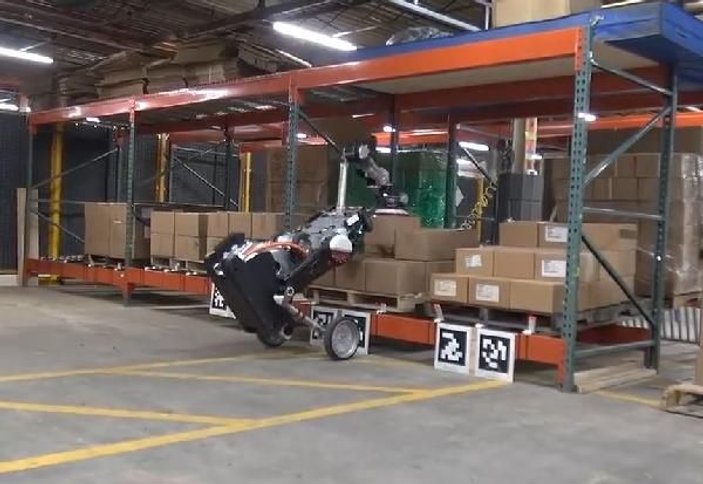 Boston Dynamics'in taşıma için geliştirdiği robot: Handle