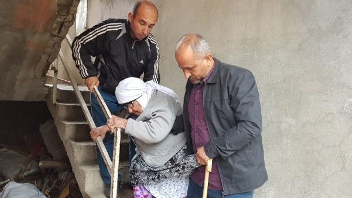 107 yaşındaki şehit annesi sandık başına gitti