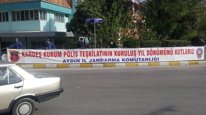 Jandarmadan polise pankartlı jest