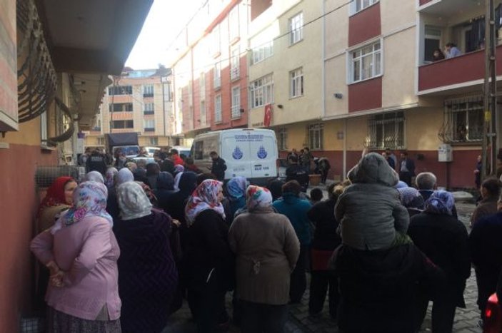 Boşanma aşamasındaki eşini bıçaklayarak öldürdü