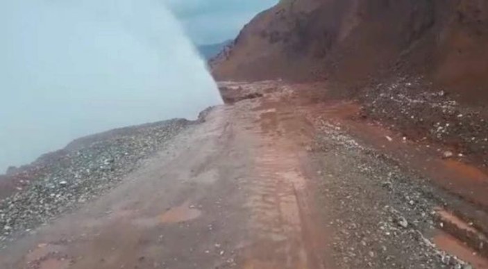 Siirt’te toprak kayması sonucu su isale hattı tahrip oldu