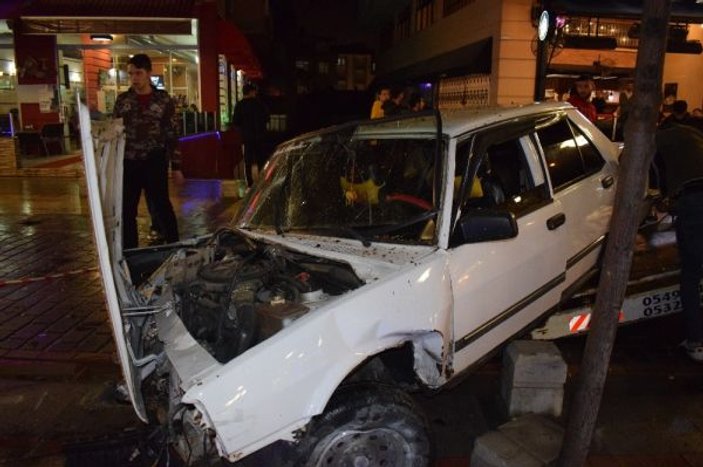 Malatya’da otomobil ağaca çarptı: 1 yaralı
