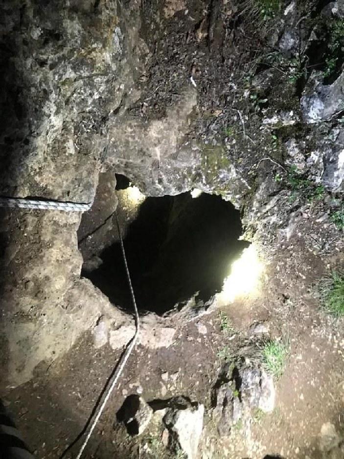 Bursa'da 7 defineci mağarada mahsur kaldı