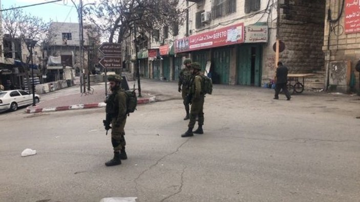 İsrail ordusu bayram için El Halil'de ana caddeyi kapattı