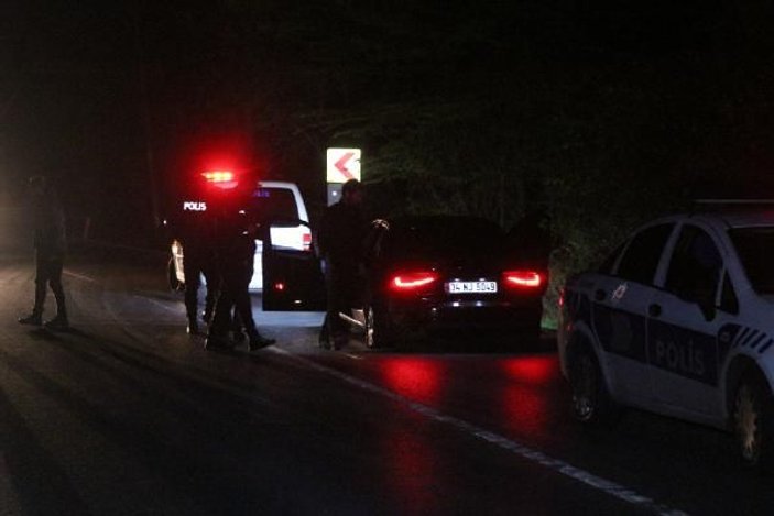 Sarıyer'de otomobil polis aracına çarptı
