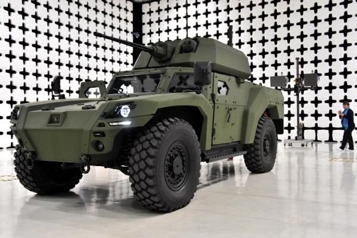 Türkiye'nin ilk elektrikli zırhlı aracı Akrep II tanıtıldı