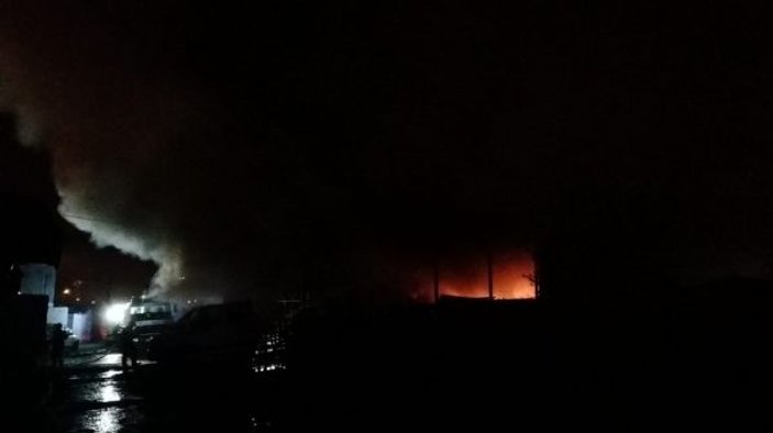 Kocaeli’de belediyeye ait depoda yangın