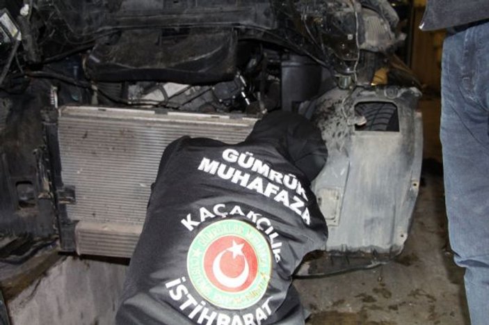 Edirne'de araba motorunda 11.4 kilogram eroin yakalandı