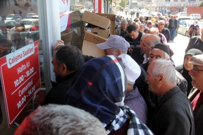 Erzincan’da ucuz et kuyruğu