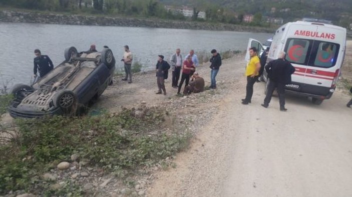 Karabük'teki kazada araç ters döndü: 2 yaralı