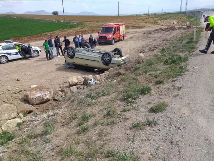 Konya'da kontrolden çıkan otomobil takla attı: 2 yaralı