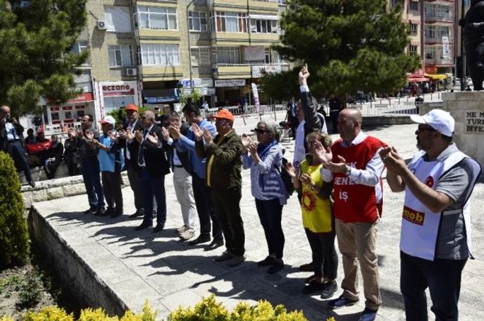 Burdur'da belediye temizlik işçileri 1 Mayıs'ta iş başında