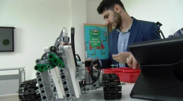 Dicle Üniversitesi bünyesinde robotik okul kuruldu
