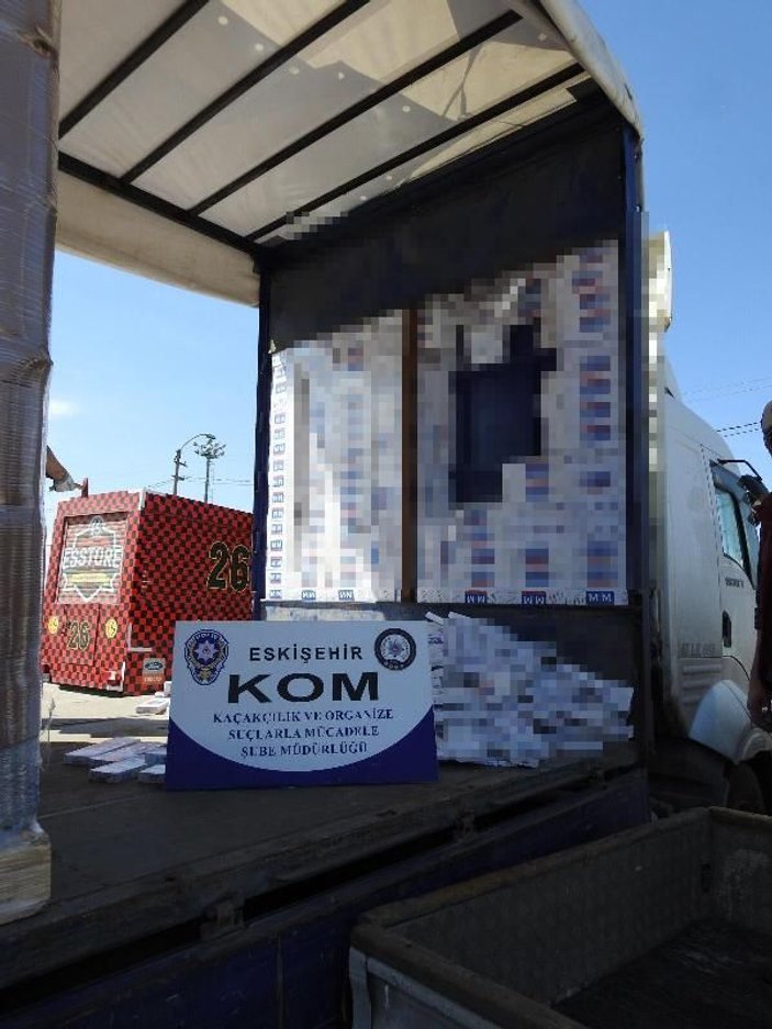 Eskişehir'de kaçak sigara operasyonu: 13 bin paket çıktı