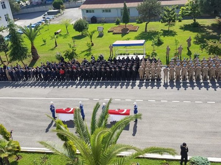 Gazeteciyi arama çalışmalarında şehit olan askerler için tören düzenlendi