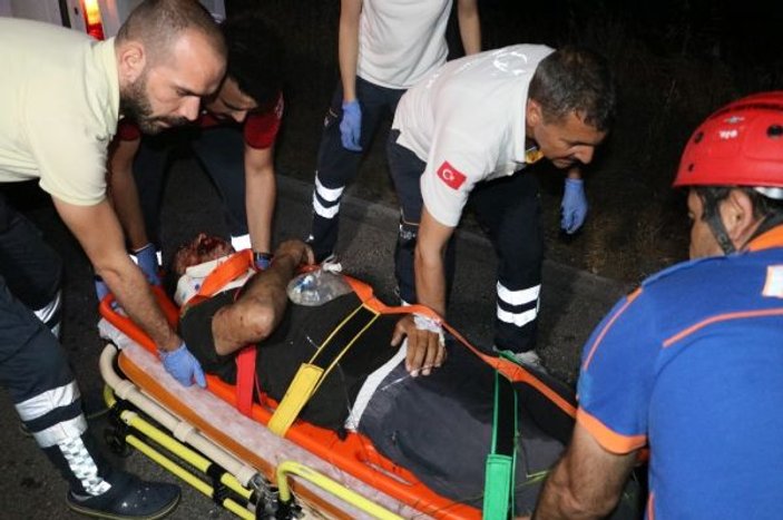 Adana’da otomobil şarampole devrildi: 2 ölü, 2 yaralı