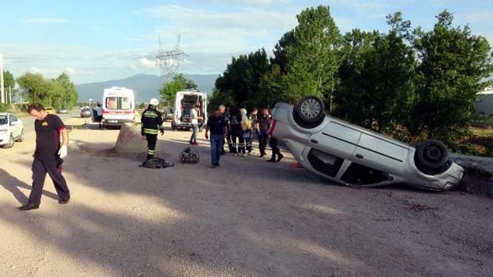 Yaralı kadın ölen eşi araçtan çıkarılmadan tedavi olmadı