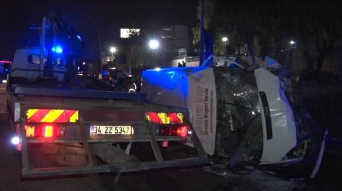Panelvan minibüs ve hafif ticari araç çarpıştı: 14 yaralı