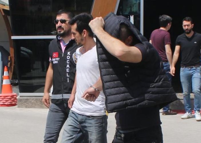 Cinsel ilişki vaadiyle kandırıp gasbettiler