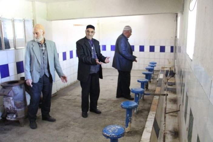 Erzurum'da cami musluklarını çalan hırsızlar pes dedirtti