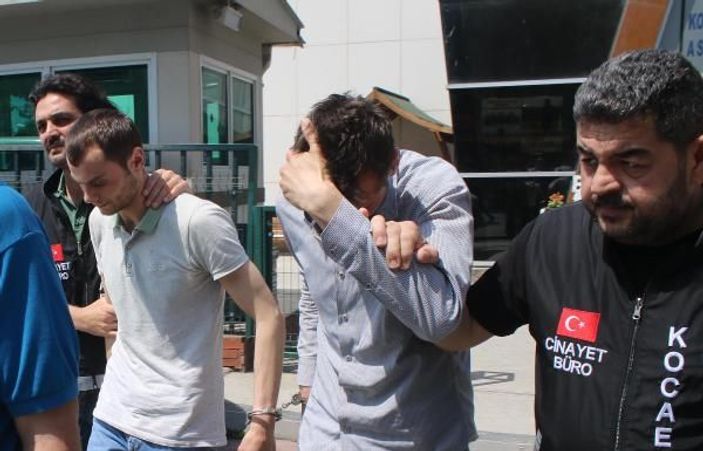 Cinsel ilişki vaadiyle kandırıp gasbettiler