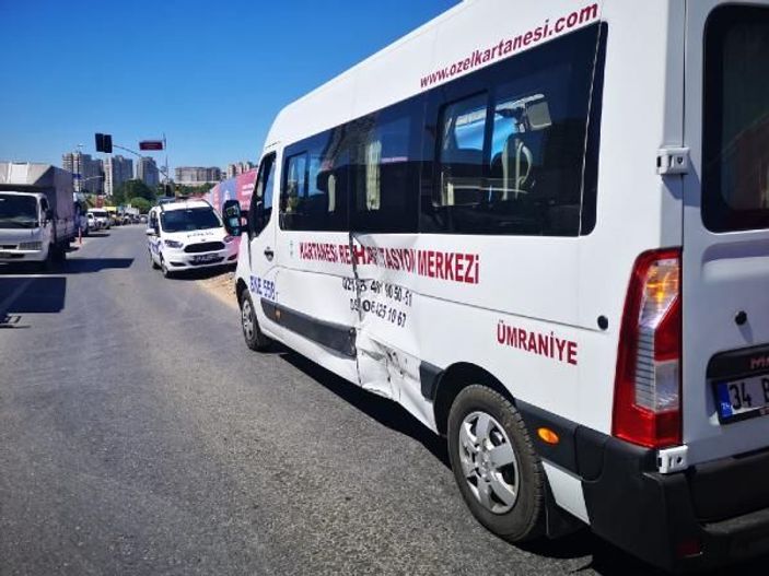 Ümraniye'de polisten kaçan şüpheliler kaza yaptı