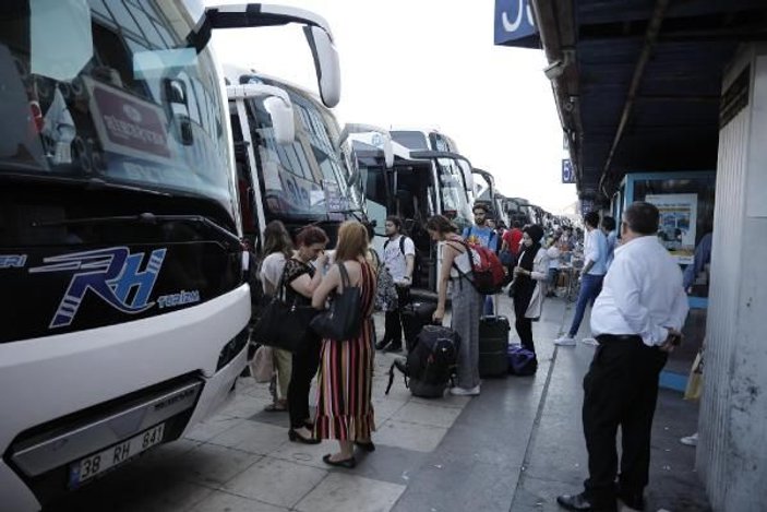 İstanbul'da ek seferler için bile otobüs kalmadı