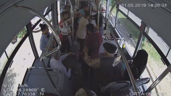 Adıyaman’da otobüste yolcular birbirine girdi