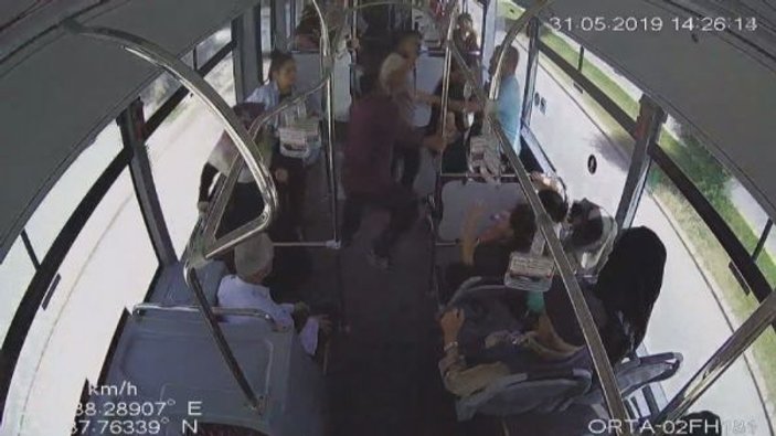 Adıyaman’da otobüste yolcular birbirine girdi
