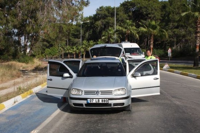 Antalya'da polis ehliyetsiz sürücüyü kovaladı