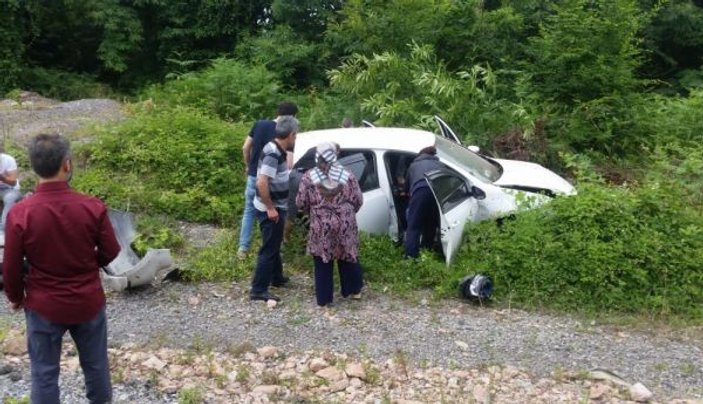 Zonguldak'ta otomobil ile motosiklet çarpıştı: 3 yaralı