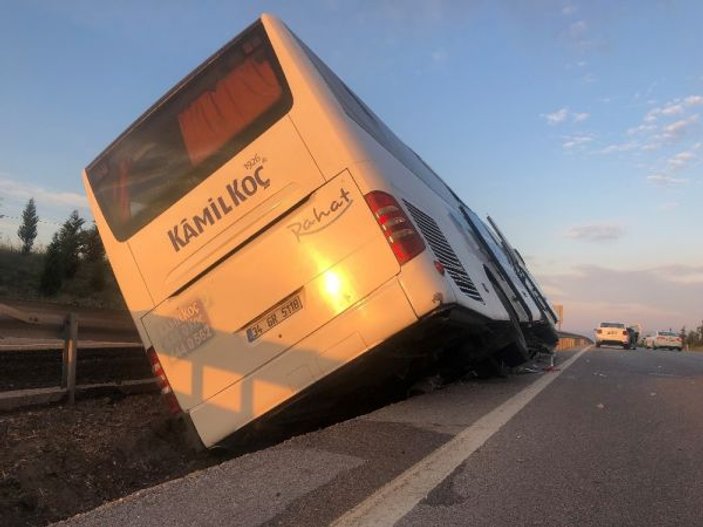 Bursa'da yolcu otobüsü kaza yaptı