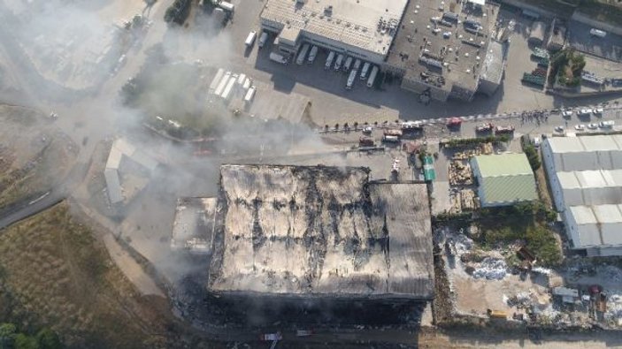 Kocaeli’deki fabrika yangını tamamen söndü