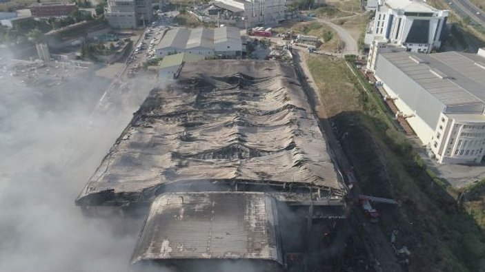 Kocaeli’deki fabrika yangını tamamen söndü