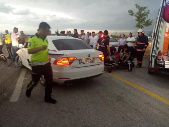 Malatya'da iki otomobil çarpıştı: 5 yaralı