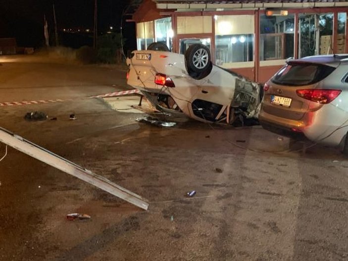 Sancaktepe'de otomobil takla attı: Biri ağır, 2 yaralı