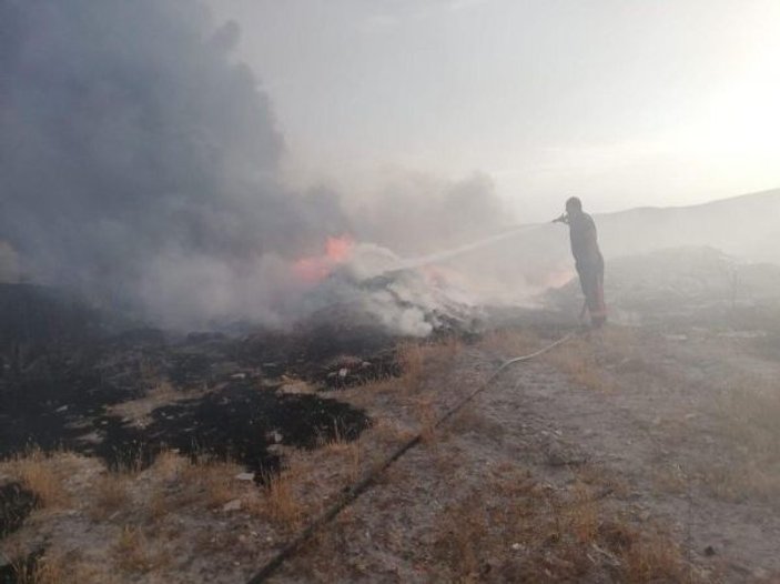 Elazığ’da katı atık depolama alanında yangın