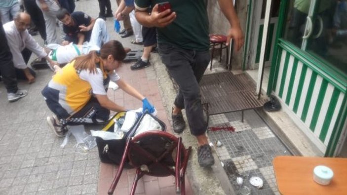 Bursa'da kahve içerken bıçaklandı
