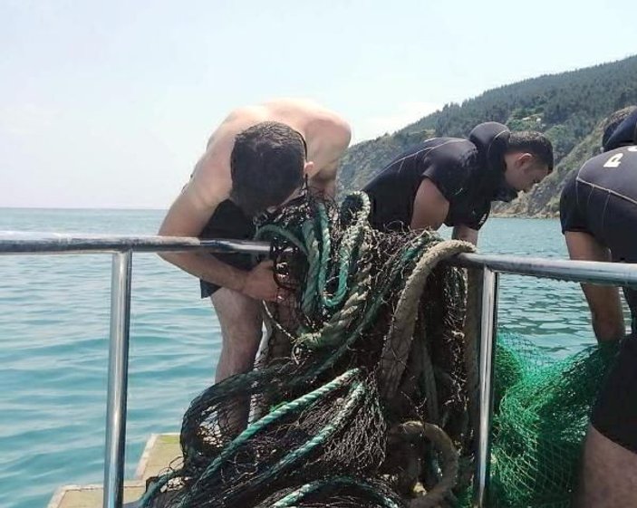 Marmara Denizi'nde trol ağlara ele geçti