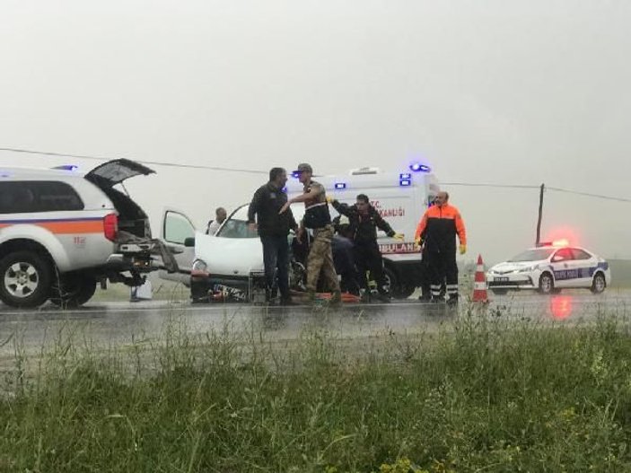 Sivas'ta tırla çarpışan aracın sürücüsü öldü