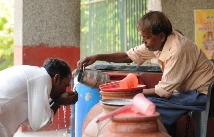 Hindistan’da aşırı sıcaklar yüzünden 92 kişi öldü
