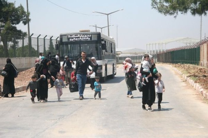 Suriyelilerin Türkiye'ye dönüşü sürüyor